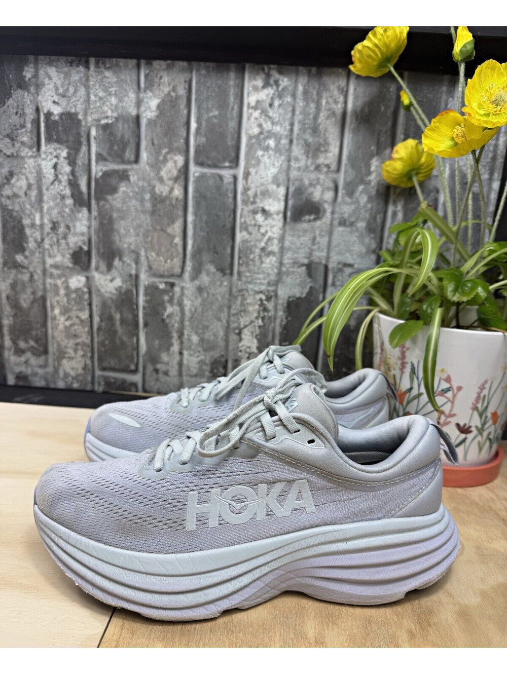 HOKA ONE ONE Bondi 8 Women’s Ether/Illusion Low Top Lace-Up Logo Mesh 1127952
